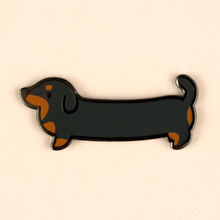 Weenie Dog Pin - Short Hair Bicolor Black/Tan